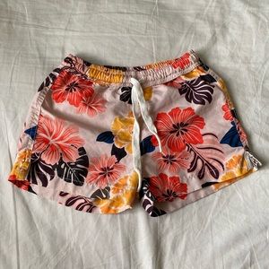 ✖️SOLD✖️Acacia boy shorts in retro paradise